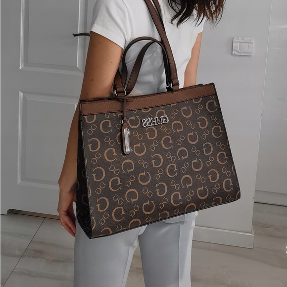 GUEES Elian Tote Bag. - Picture 3 of 6